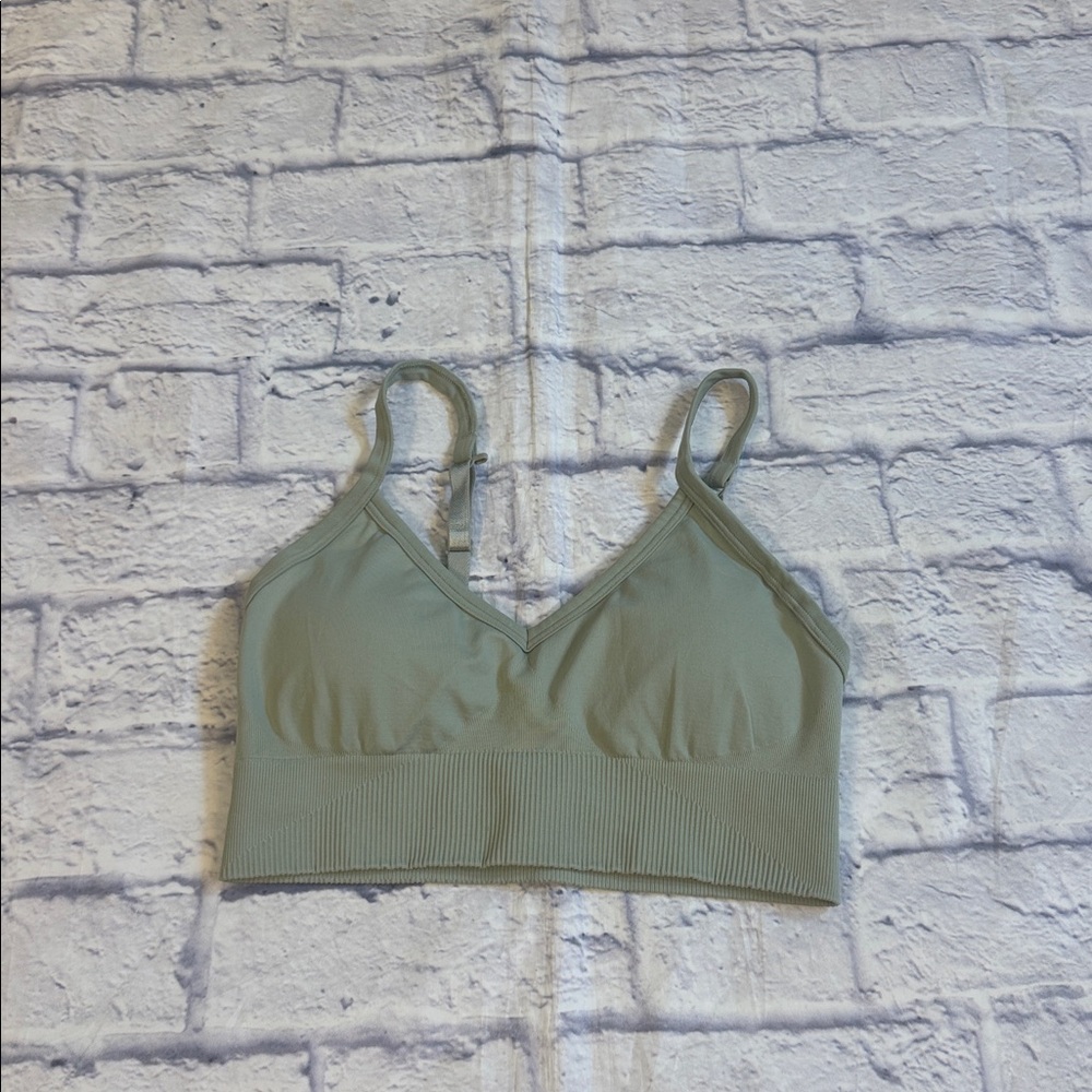 Lululemon  Ebb to Street Bra Light Support in Tidewater Teal Size 4 (C/D Cup)